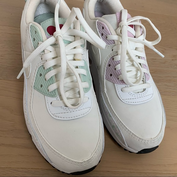 Women Nike Air Max 90 Valentines Day Size 7.5 - Picture 4 of 12